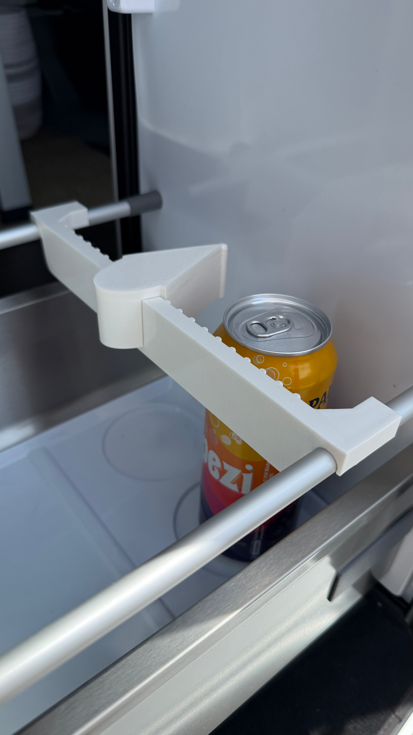 Flaschenhalter für VW Grand California Kühlschrank – verstellbar
