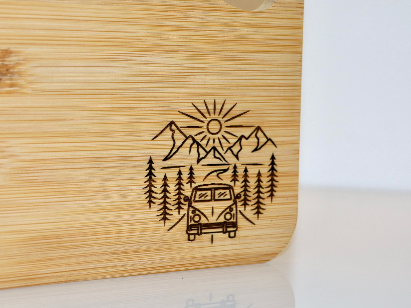 Personalisiertes Camping Schneidebrett aus Bambus